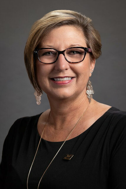 Brenda Winstead : Funeral Service Attendant
