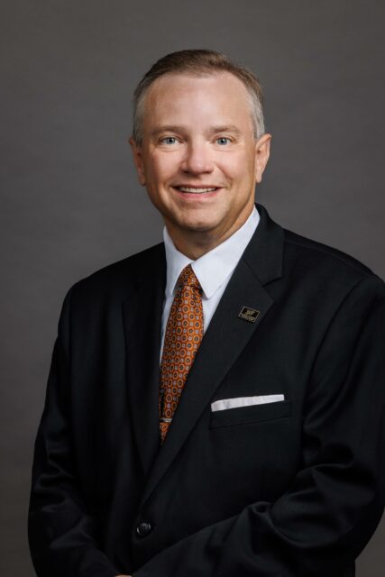 Jeffrey Hoelzel : Funeral Director